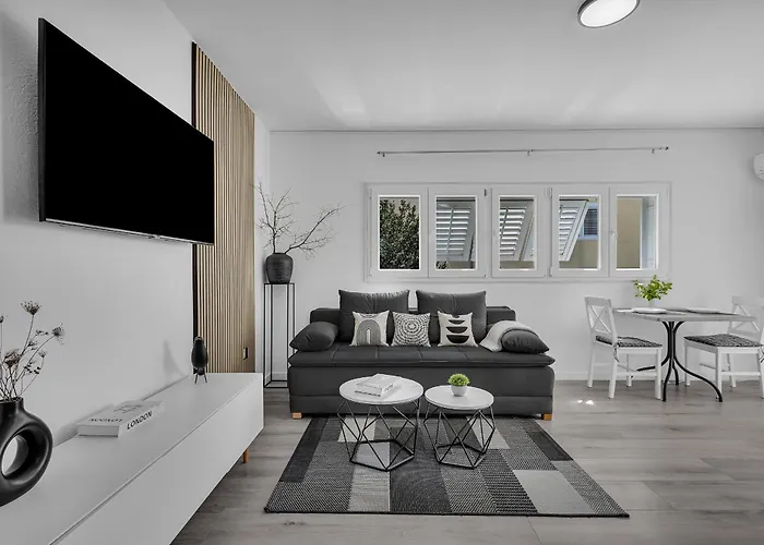 Mediterranean Living 3 Apartment Makarska